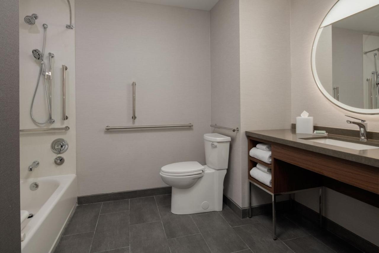 Courtyard By Marriott Olympia Hotell Exteriör bild