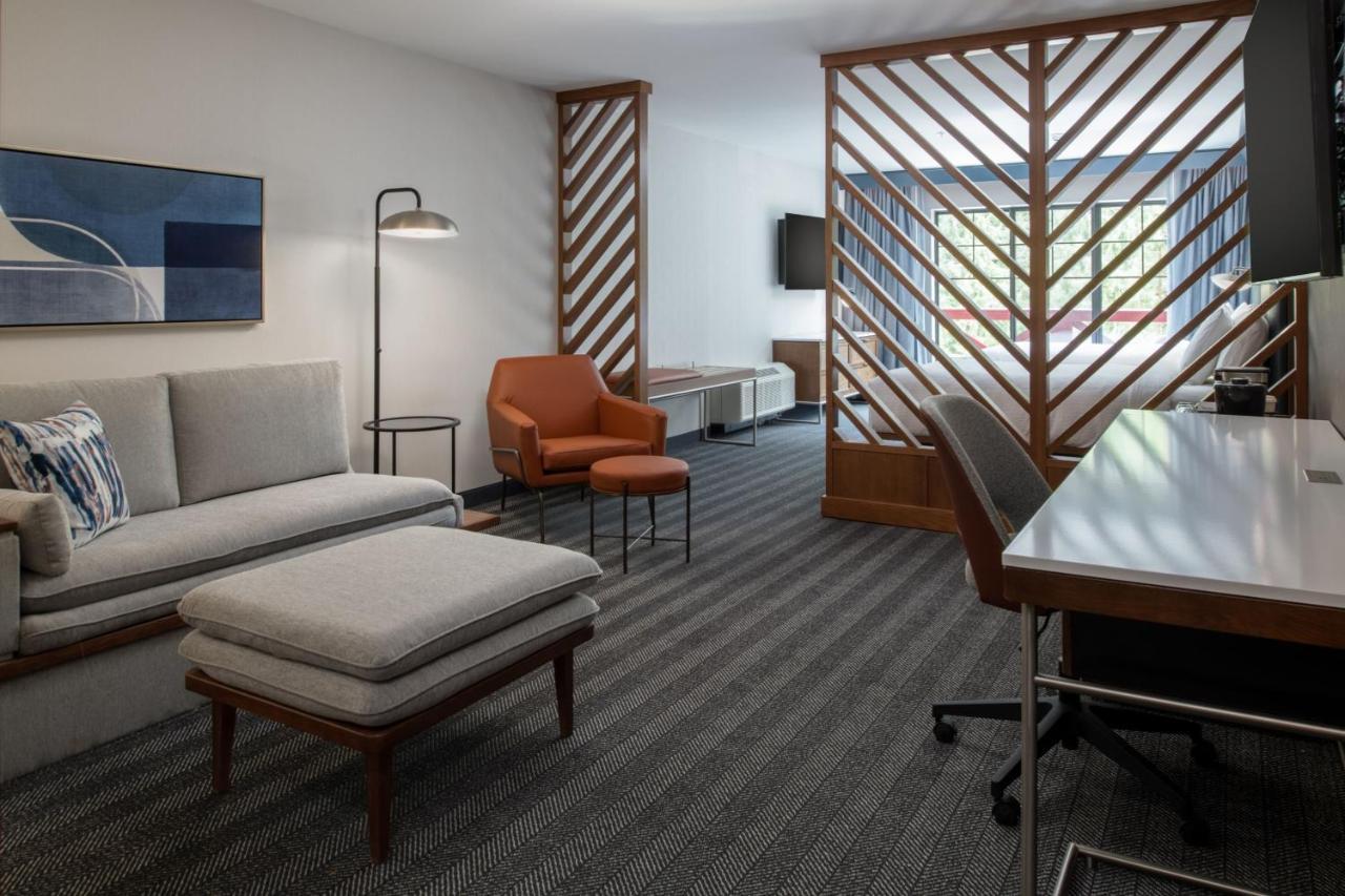 Courtyard By Marriott Olympia Hotell Exteriör bild
