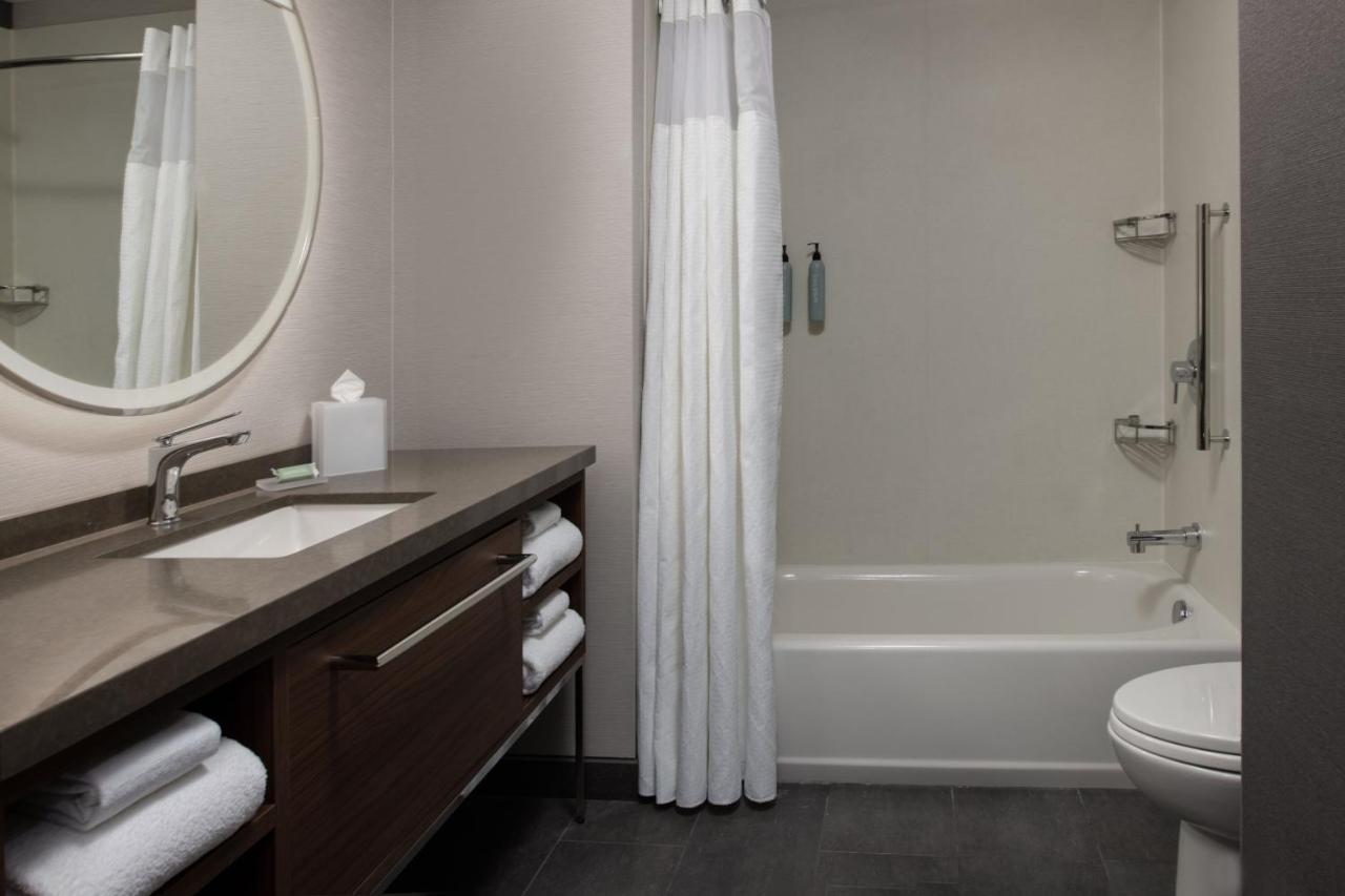 Courtyard By Marriott Olympia Hotell Exteriör bild